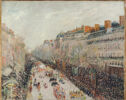 A parade in Paris with large crowds along the sidewalks flank a street filled with horse drawn carriages and marchers.　