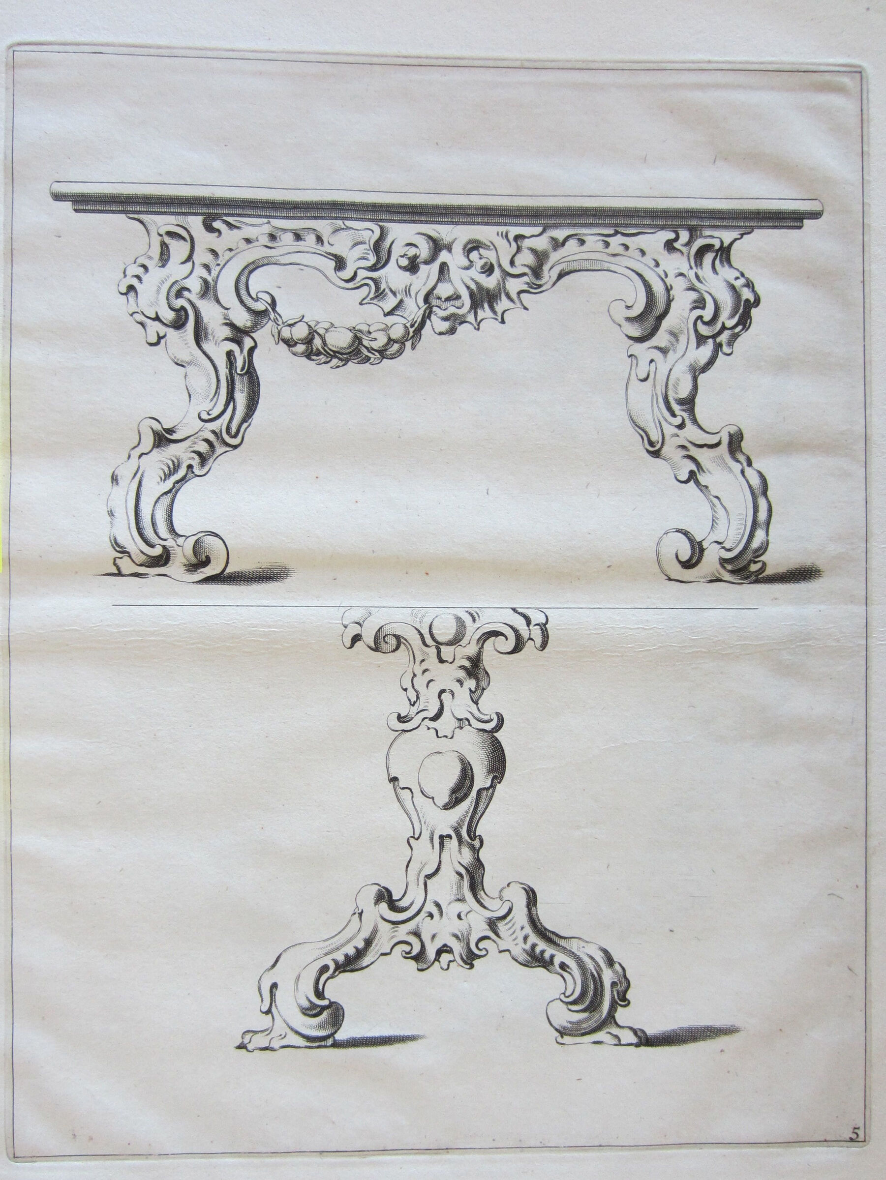 Auricular Designs For A Table And A Pedestal