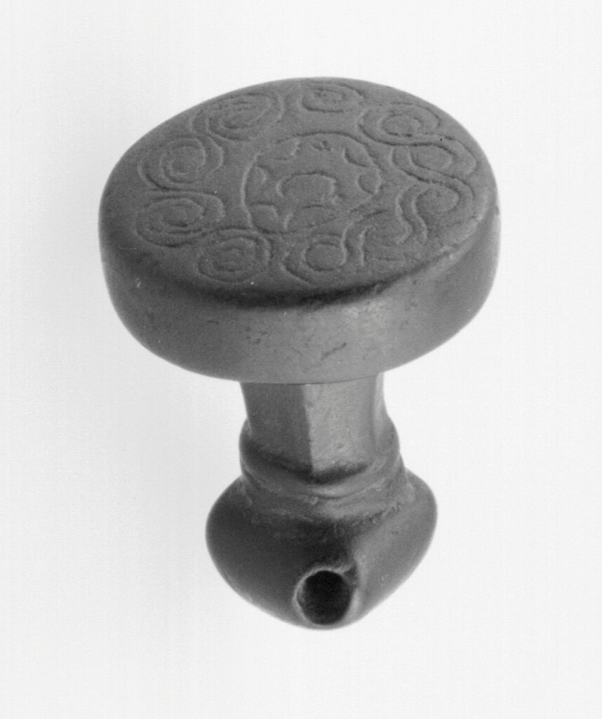 Hammer-Handled Stamp Seal Of Running Spiral Enclosing An Ornamental Circle