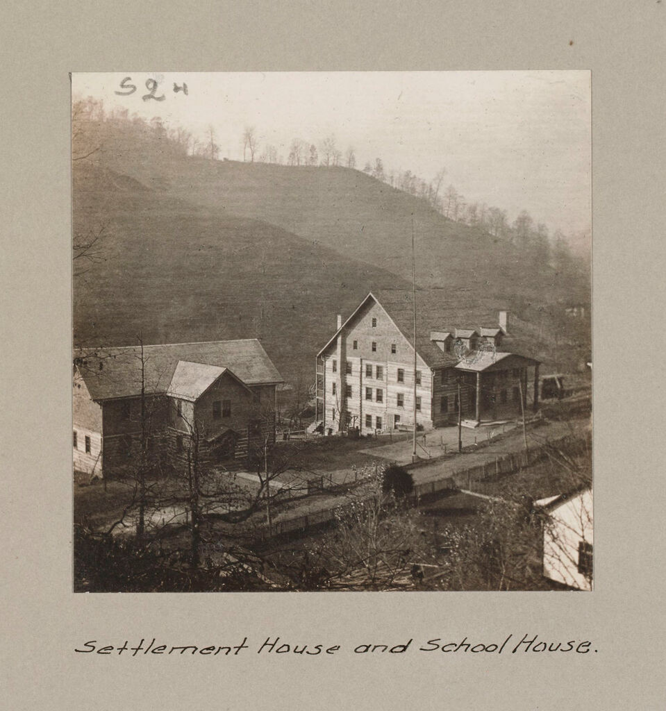 Social Settlements: United States. Kentucky. Hindman. Log Cabin Social Settlement: The Log Cabin Social Settlement: Hindman, Ky.: Settlement House And School House.
