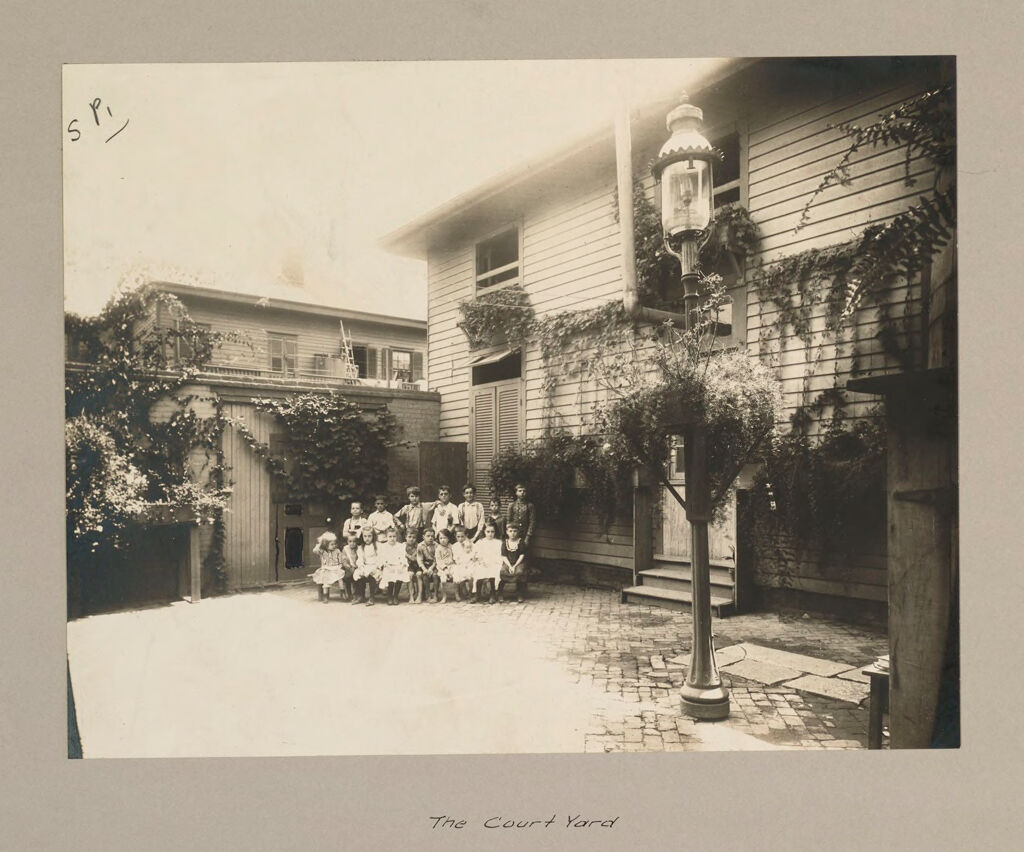 Social Settlements: United States. Louisiana. New Orleans. Kingsley House: The Kingsley House, New Orleans, La.: The Court Yard.