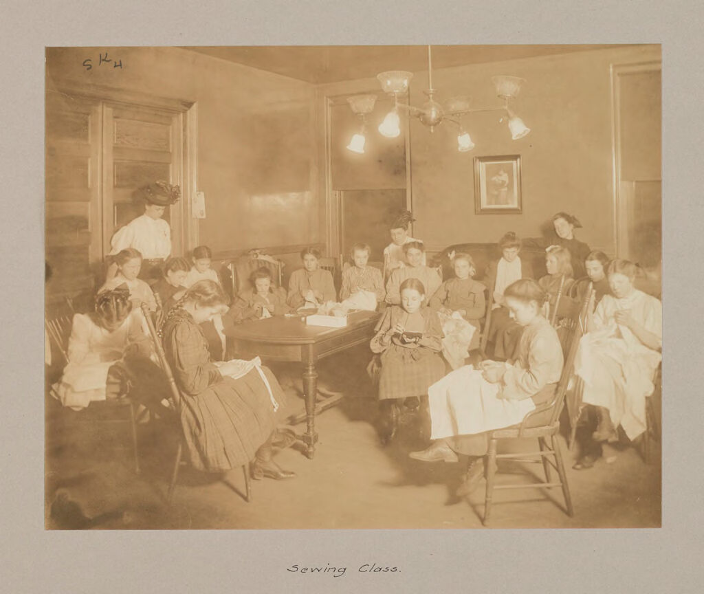Social Settlements: United States. Pennsylvania. Allegheny. Woods Run Industrial House: Woods Run Industrial House, Allegheny, Pa.: Sewing Class.
