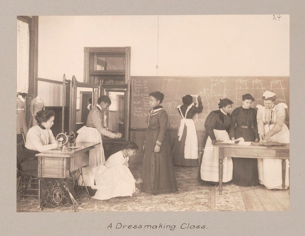 Races, Negroes: United States. Virginia. Hampton. Hampton Normal And Industrial School: Agencies Promoting Assimilation Of The Negro. Training For Commercial And Industrial Employment. Hampton Normal And Agricultural Institute, Hampton, Va.: A Dressmaking Class.