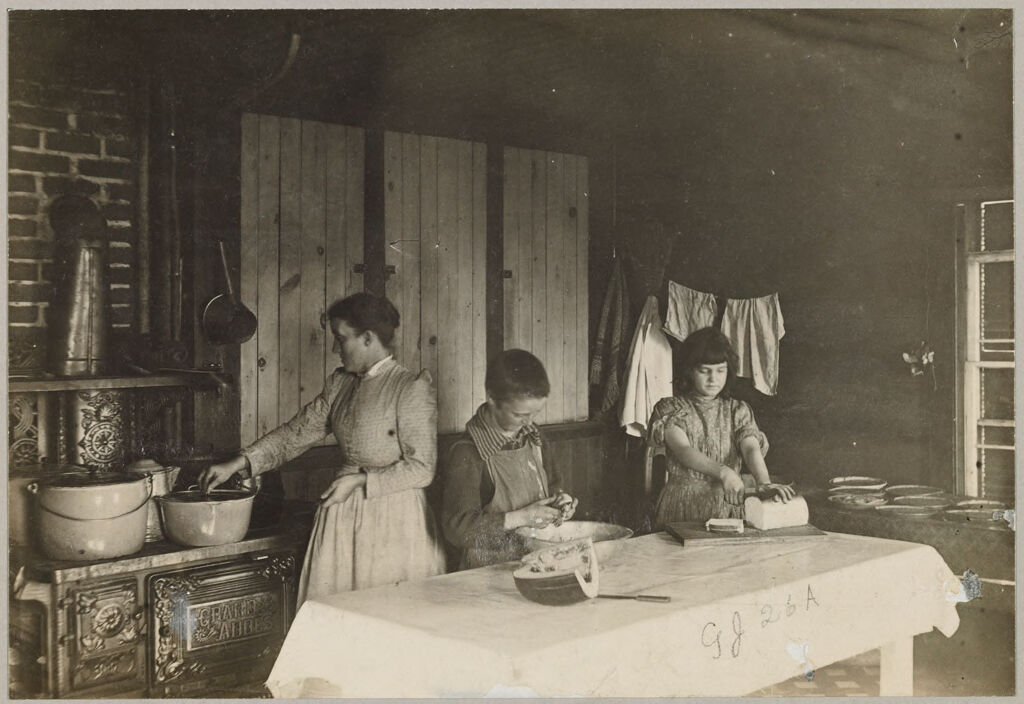 Crime, Children, Reform Schools: United States. New York. Freeville. George Junior Republic: George Junior Republic, Freeville, N.y.: Preparing For Dinner In One Of The Cottages.