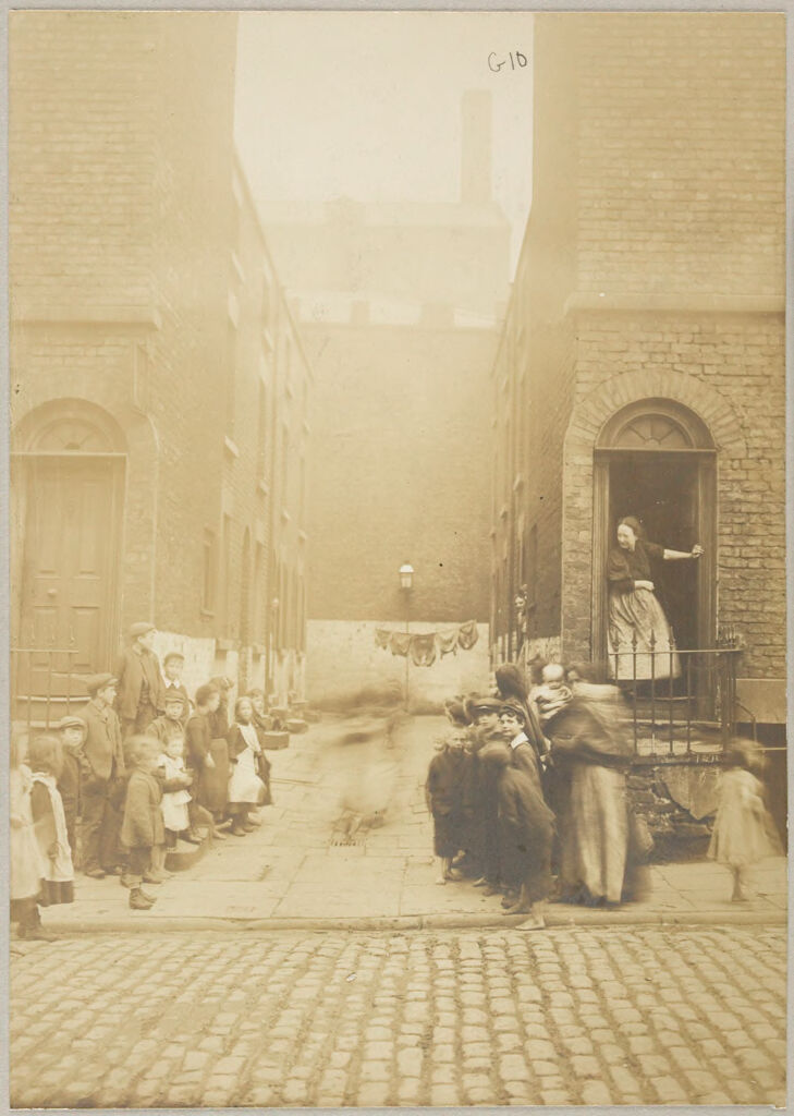 Housing, Conditions: Great Britain, England. Liverpool. Workmen's Dwellings: Social Conditions In Liverpool, England, 1903: Alley.