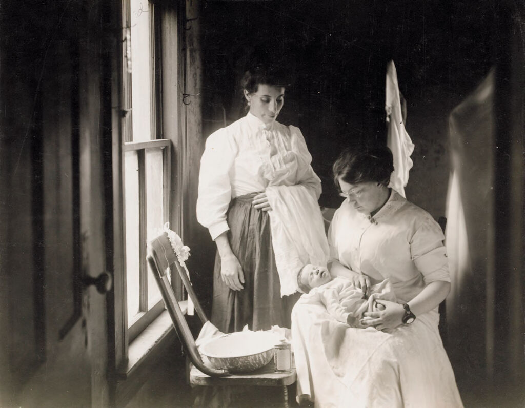 Industrial Problems, Welfare Work: United States. Pennsylvania. Westmoreland County. H.c. Frick Coke Company: Welfare And Educational Work For The Families Of Employees: District Nurses Teaching Mothers How To Care For Their Babies.