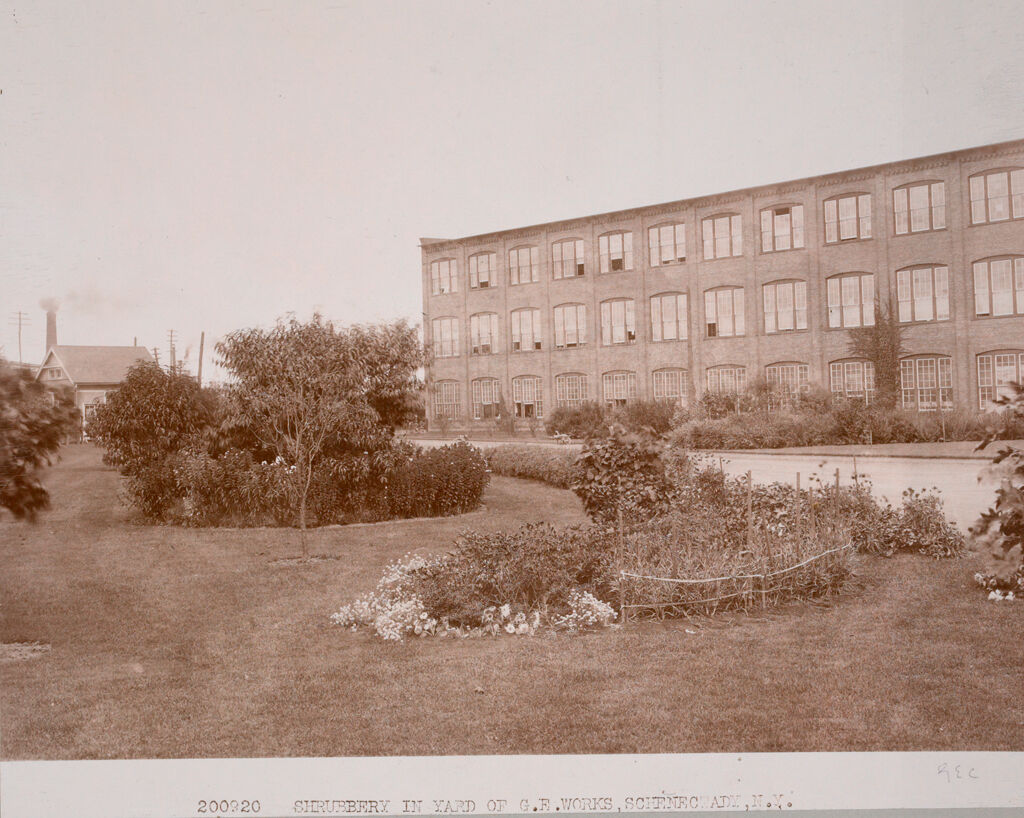 Industrial Problems, Welfare Work: United States. New York. Schenectady. General Electric Company: Welfare Institutions. General Electric Co., Schenectady, N. Y.: Factory Grounds Beautified.: 200920 Shrubbery In Yard Of G.e. Works, Schenectady, N.y.