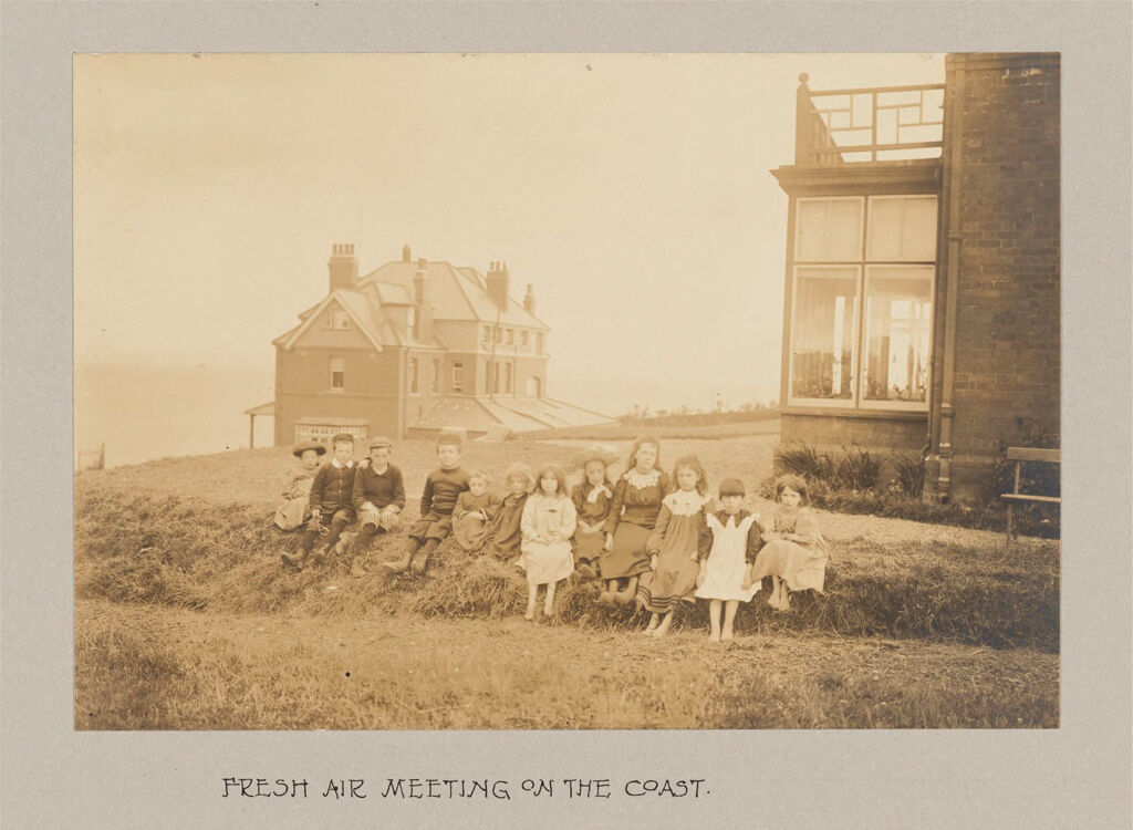 Recreation, Outings: Great Britain, Ireland. Fresh Air Meeting: Social Conditions In Ireland, 1903: Fresh Air Meeting On The Coast.