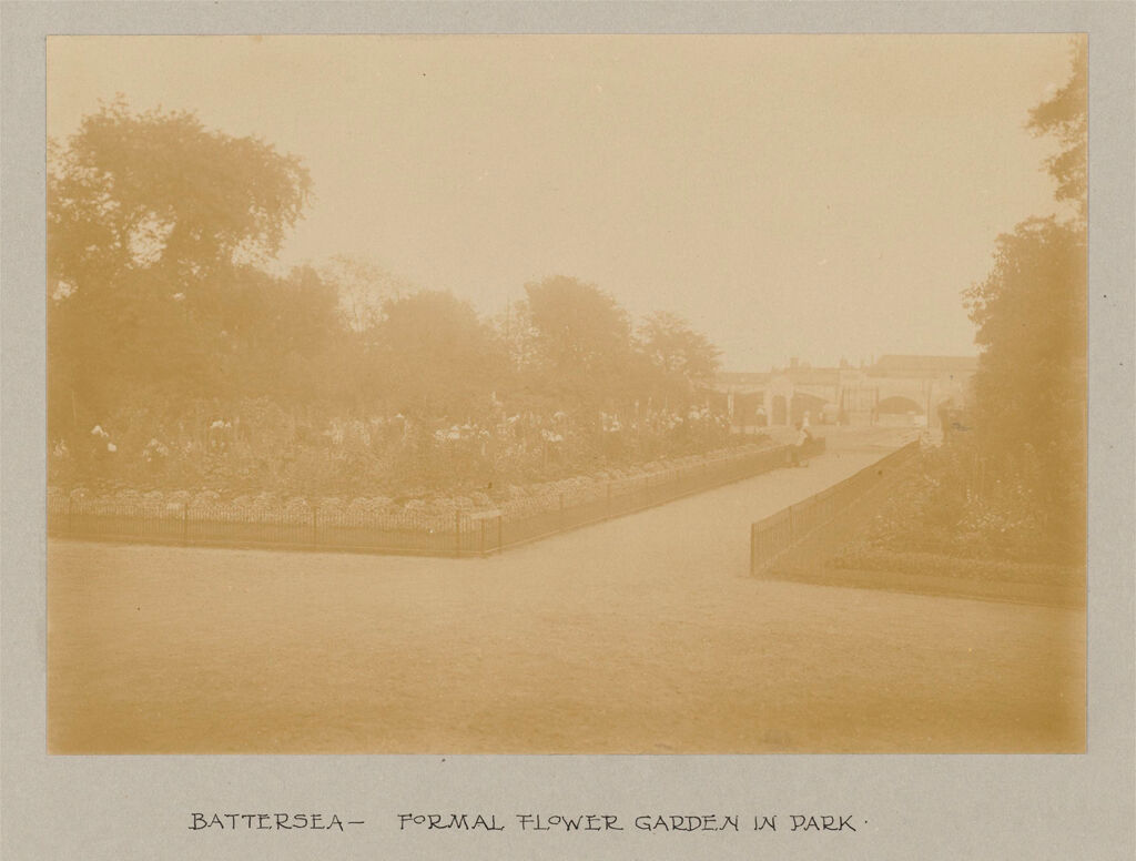 Recreation, Parks And Playgrounds: Great Britain, England. London. Playgrounds And Parks: Social Conditions In London, England, 1903: Battersea - Formal Flower Garden In Park.