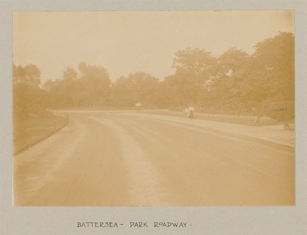 Recreation, Parks And Playgrounds: Great Britain, England. London. Playgrounds And Parks: Social Conditions In London, England, 1903: Battersea - Park Roadway.