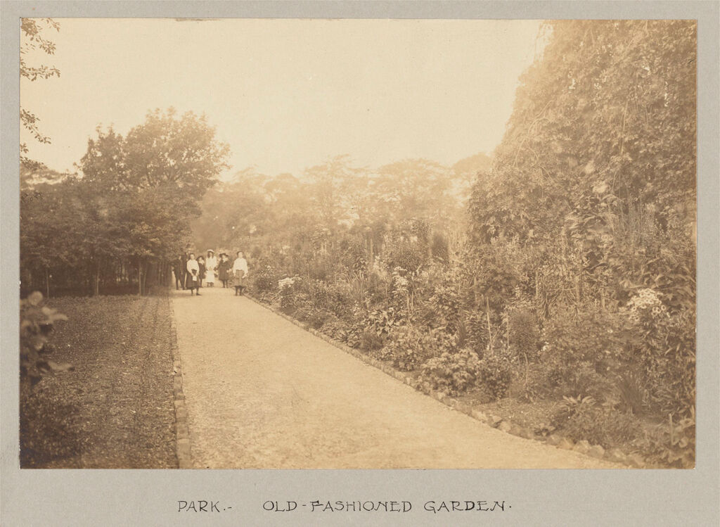 Recreation, Parks And Playgrounds: Great Britain, Scotland. Glasgow. Public Park: Social Conditions In Glasgow, Scotland, 1903: Park. - Old-Fashioned Garden.