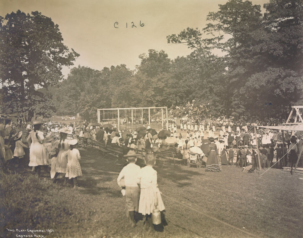 Recreation, Parks And Playgrounds: United States. New York. New York City. Crotona Park, Vacation Playground: New York City Public Schools. Examples Of The Adaptation Of Education To Special City Needs: Vacation Playgrounds - Crotona Park.