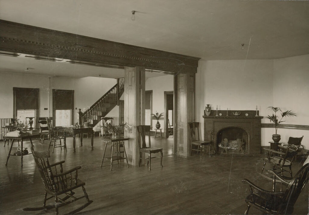 Charity, Tuberculosis: United States. New Hampshire. Pembroke. Pembroke Sanatorium: New Hampshire State Charitable And Correntional Institutions.: Reception Room.