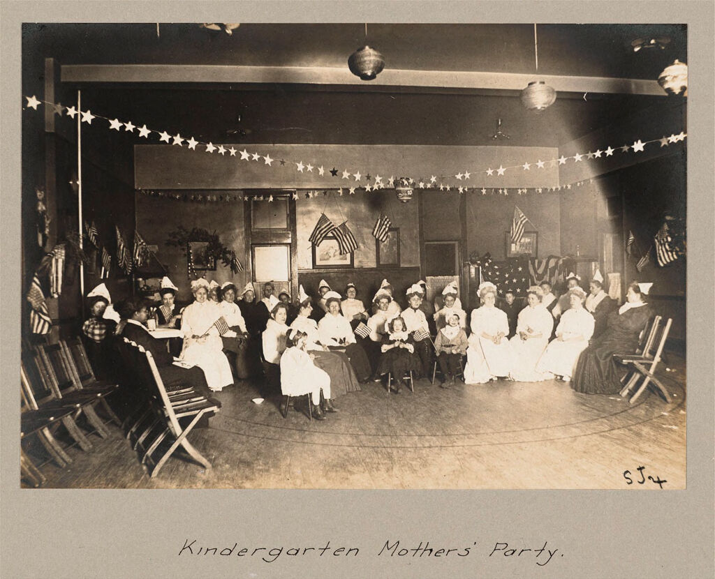 Social Settlements: United States. Ohio. Cleveland. Hiram House: Hiram House, Cleveland, Ohio.: Kindergarten Mothers' Party.