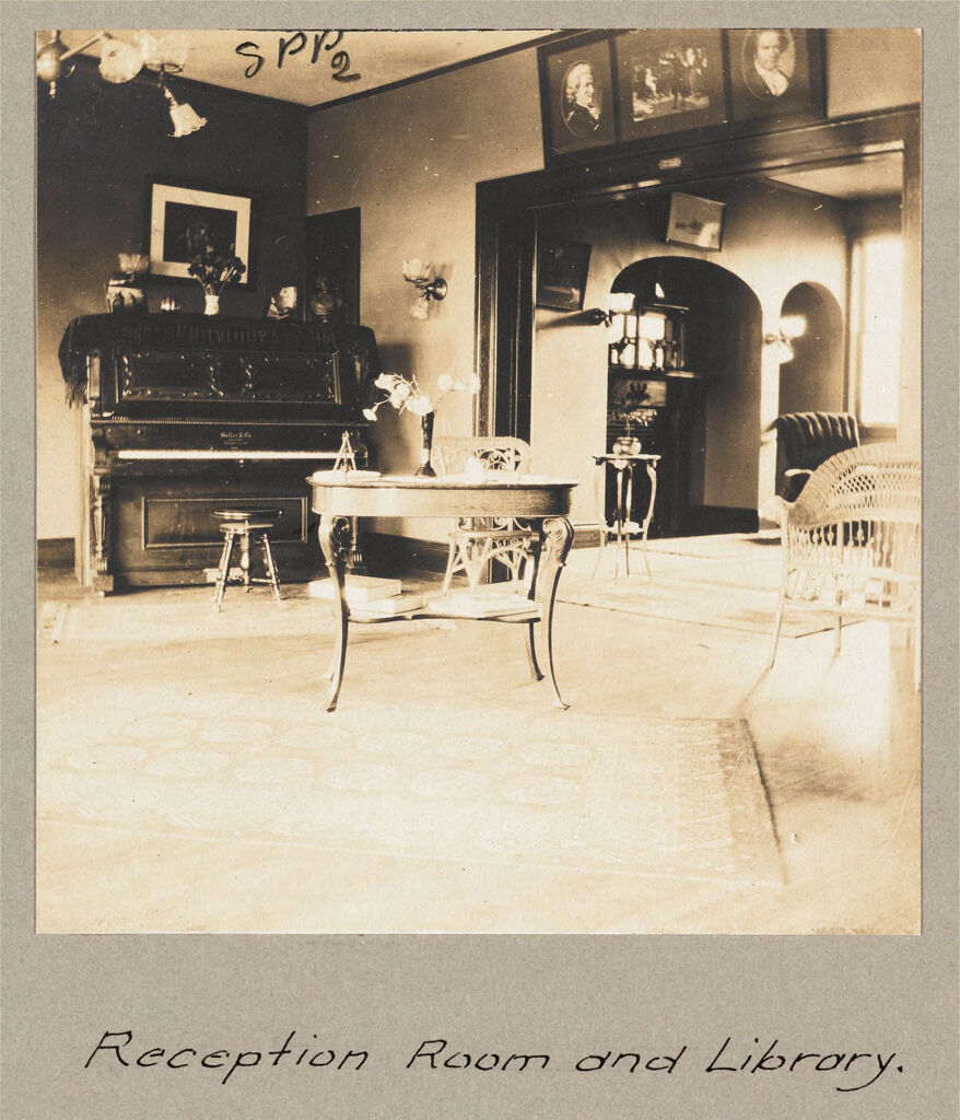 Social Settlements: United States. Massachusetts. Boston. Hull Street Settlement: Hull Street Settlement, Boston, Mass.: Reception Room And Library