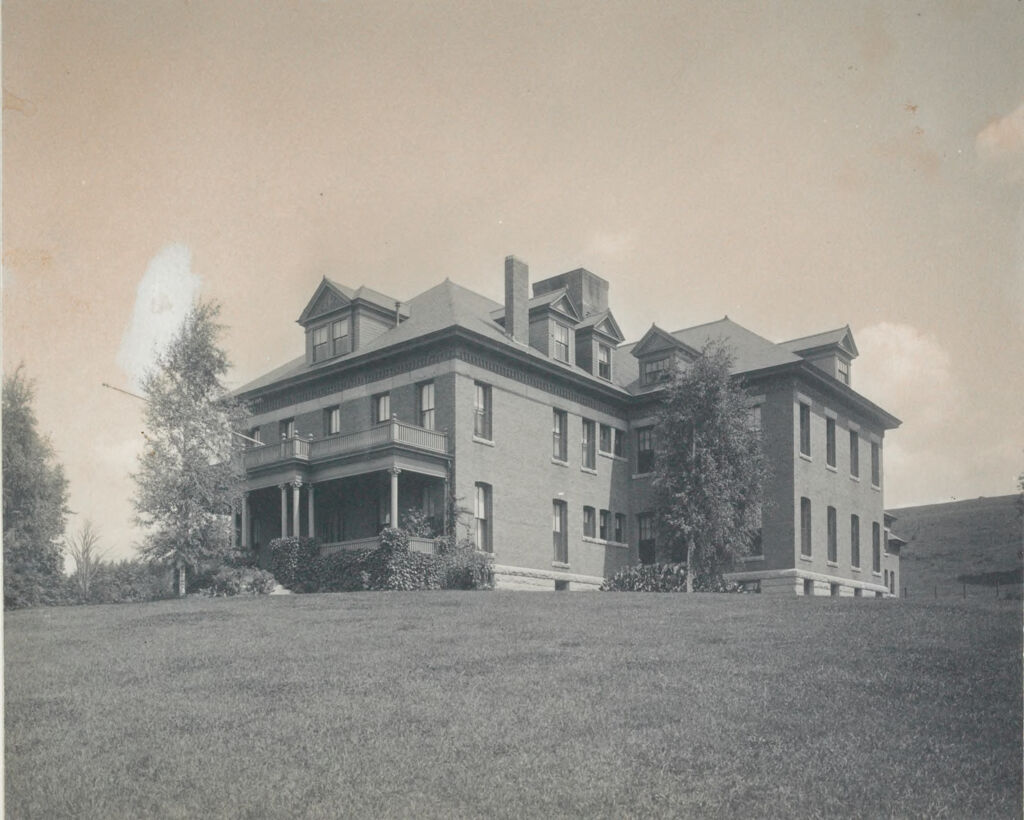 Crime, Children, Truant Schools: United States. Massachusetts. Oakdale. Worcester County Truant School: Worcester County Truant School, Oakdale, Frank L. Johnson, Superintendent.: Main Building, Showing Superintendents Apartments In Front.