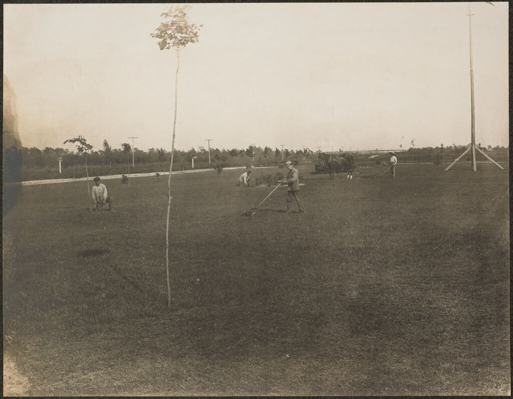 Races, Jews: United States. New Jersey. Woodbine. Baron De Hirsch Agricultural And Industrial School: Woodbine Settlement And School, Woodbine, N.j. Baron De Hirsch Fund.: 186. Mowing The Lawn.